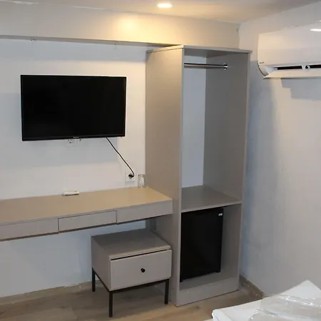 The Lola Hotel-3
